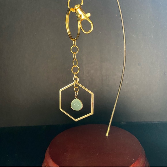 Handcrafted Keychain - Light Green Stone - Picture 7 of 10